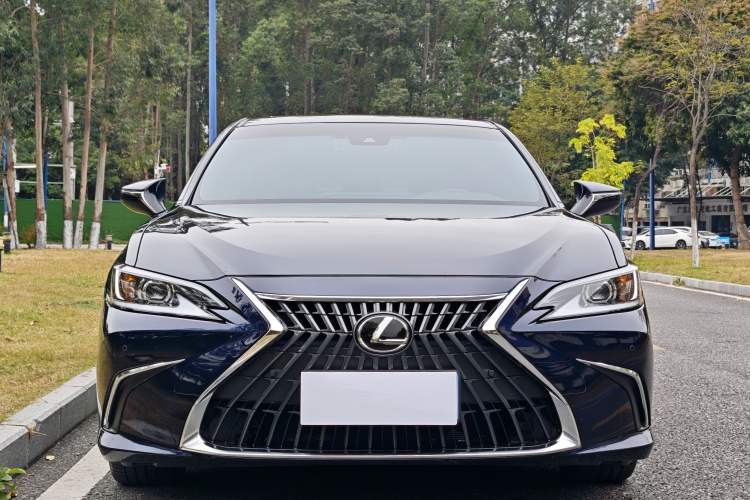 Used Lexus ES 2022 200 Excellence Edition
