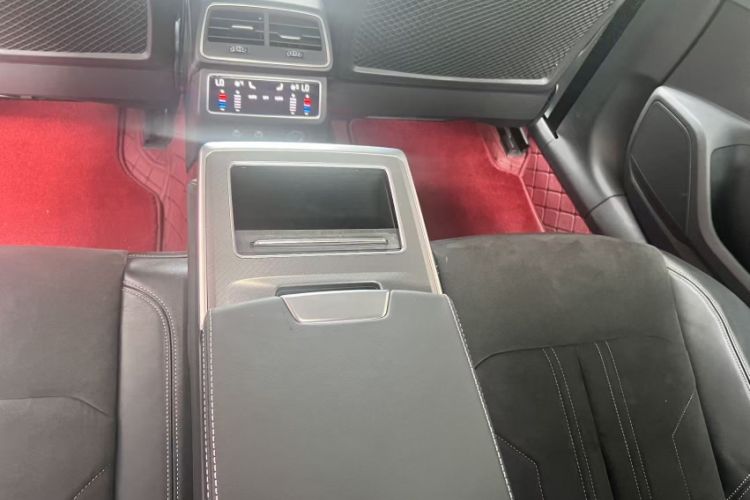 Used Audi A7L 2024 45TFSI S-line Dream-Building Edition Flow Crystal Package
