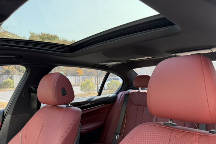 Used BMW 5 Series 2022 Second Facelift 525Li M Sport Package
