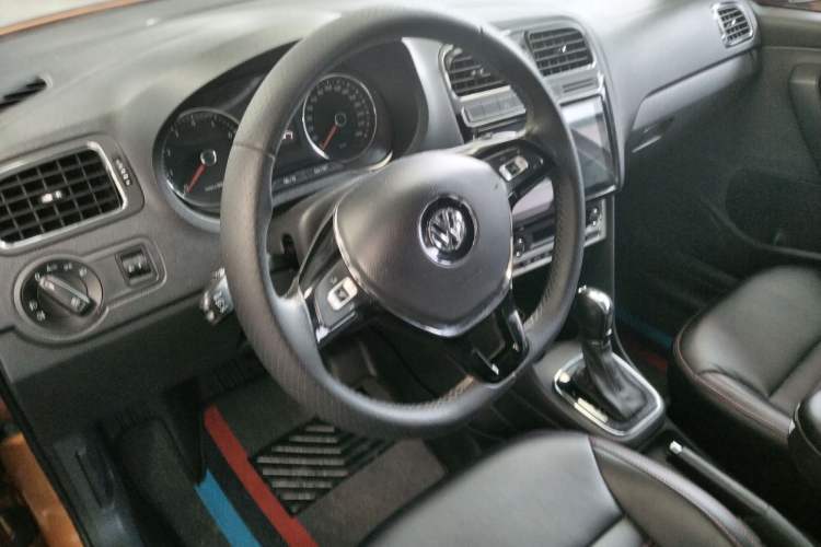 Used Volkswagen Polo 2014 1.6L Cross Polo Automatic
