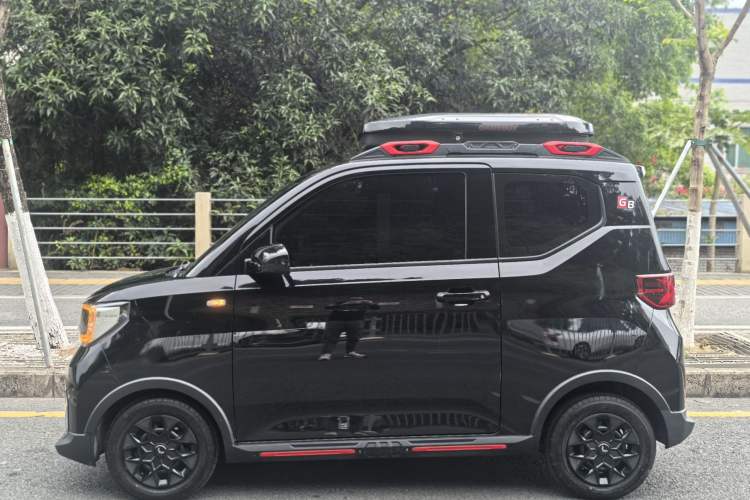 Used Wuling Hongguang MINIEV 2022 GAMEBOY 300km Enthusiast Model with Lithium Iron Phosphate
