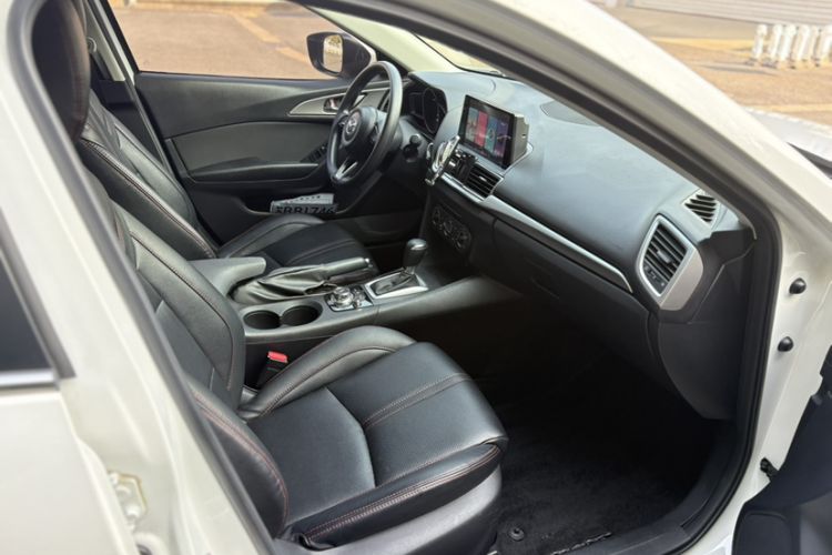 Used Mazda Mazda 3 Axela 2017 Sedan 1.5L Automatic Comfort Model China VI Standard