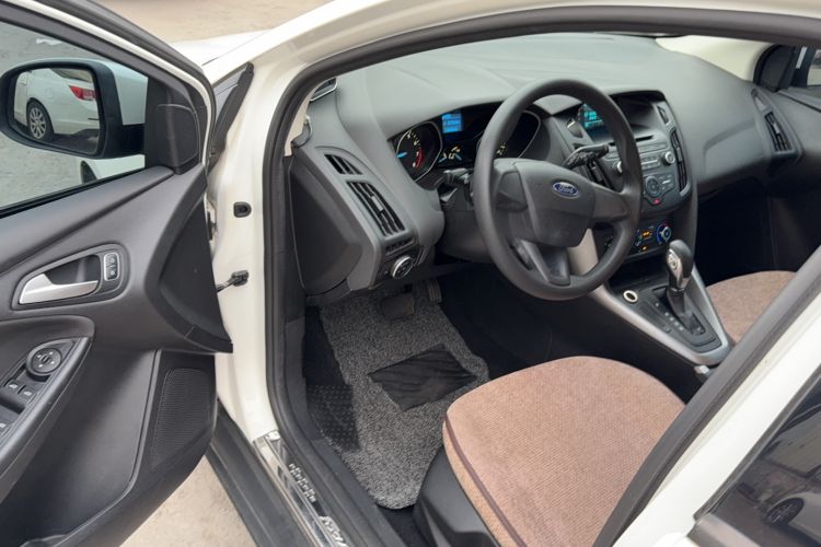 Used Ford Focus 2015 Hatchback 1.6L Automatic Comfort Model
