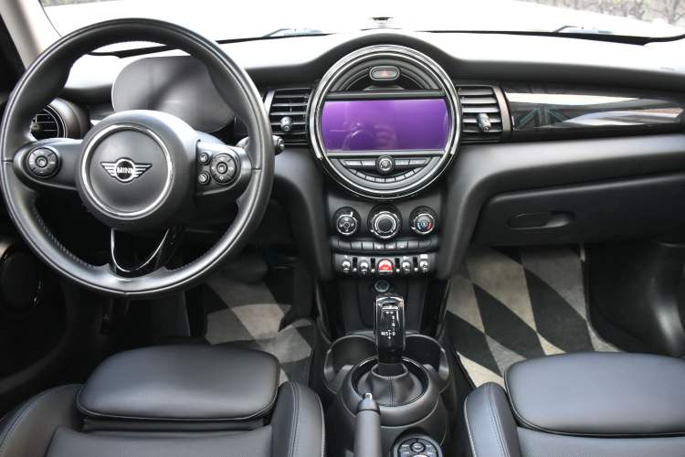 Used  MINI 2020 1.5T COOPER Classic Edition Five-Door Version
