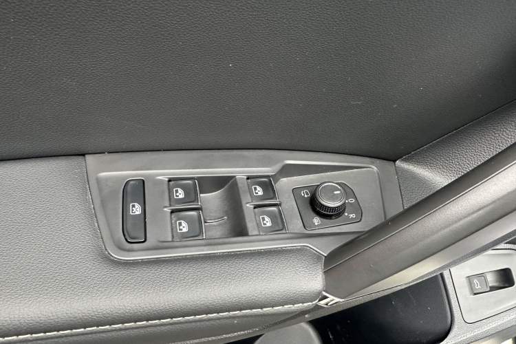 Used Volkswagen Tiguan L 2021 330TSI Automatic Two-Wheel Drive R-Line Flagship Edition
