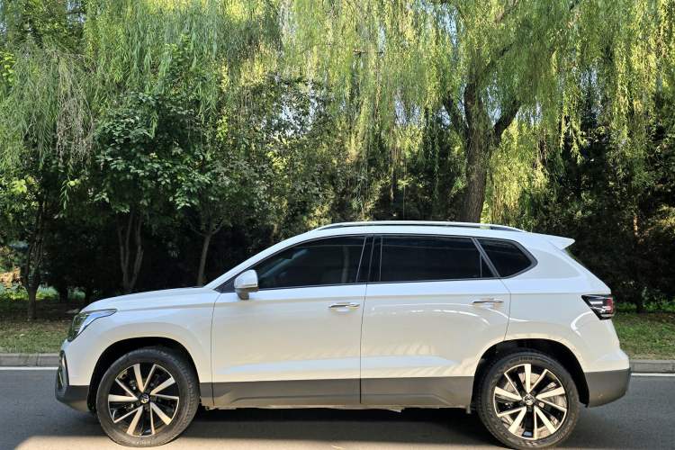 Used Volkswagen Tharu 2024 300TSI Two-Wheel-Drive Moonlight Edition