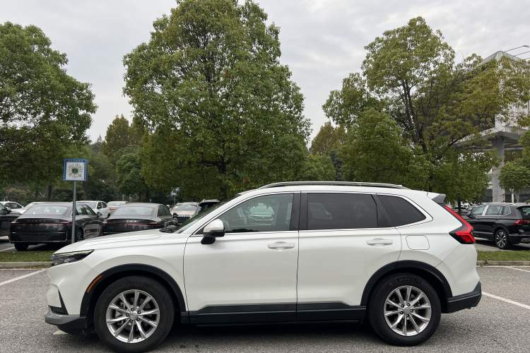 Used Honda CR-V 2023 240TURBO Two-Wheel Drive Deluxe Edition 7 Seats
