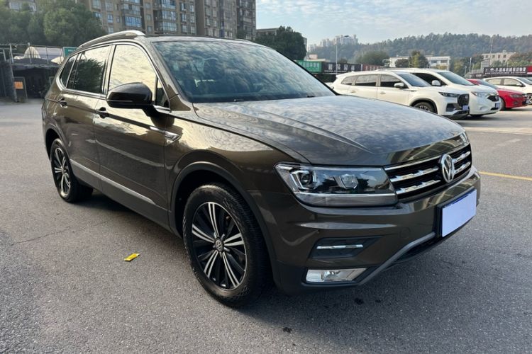 Used Volkswagen Tiguan L 2019 330TSI Automatic Two-Wheel Drive Panoramic Comfort Edition China VI Standard
