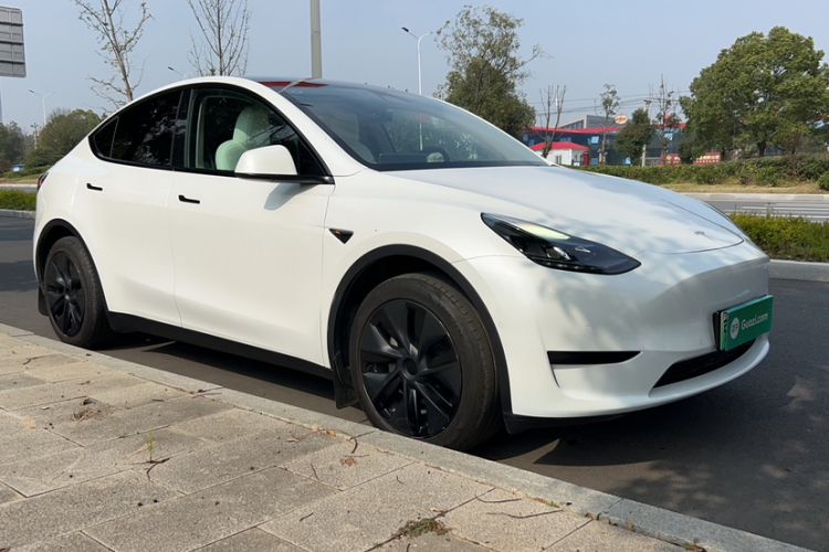 Used Tesla Model Y 2023 Rear-Wheel-Drive Version

