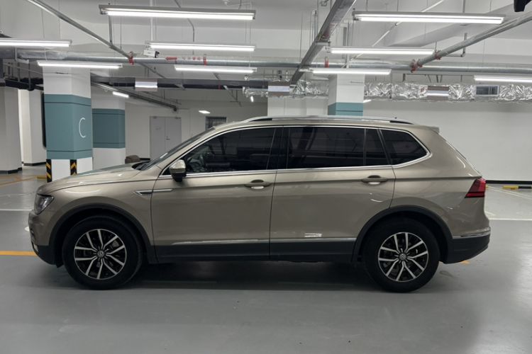 Used Volkswagen Tiguan L 2017 330TSI Automatic Two-Wheel Drive Luxury Edition
