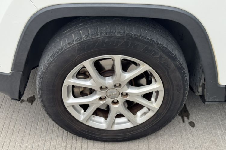 Used  Cherokee 2016 2.4L Professional Smart Version
