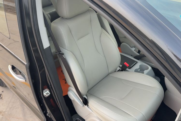 Used  M4 2016 2.0L Manual Luxury Smart Version