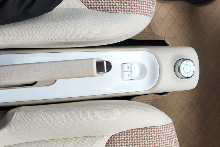 Used Wuling Hongguang MINIEV 2024 3rd Generation 215km Advanced Version
