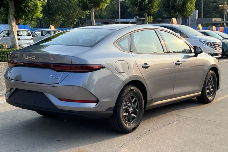 Used BYD Qin PLUS 2025 DM-i Smart Drive 55KM Leading Model
