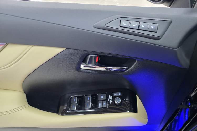 Used Toyota Alphard 2021 Dual-Engine 2.5L Prestige Edition
