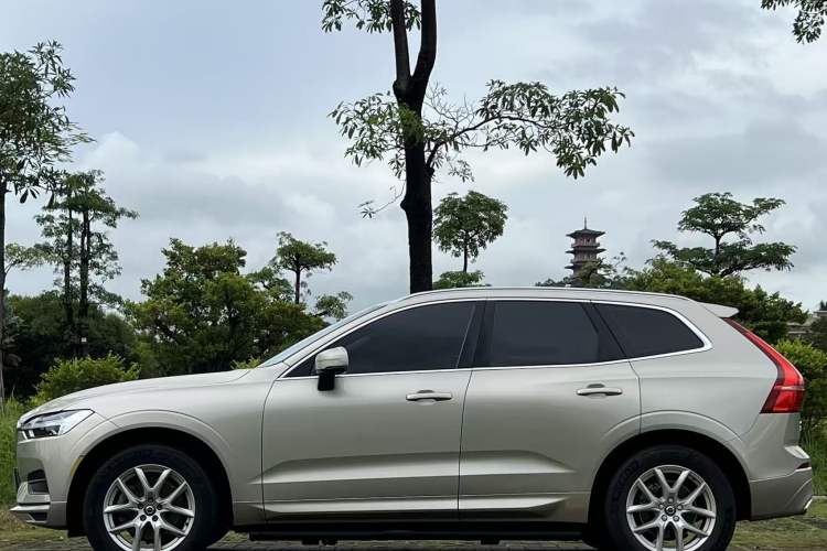 Used Volvo XC60 2019 T5 4x4 Smart Edition China V Standard