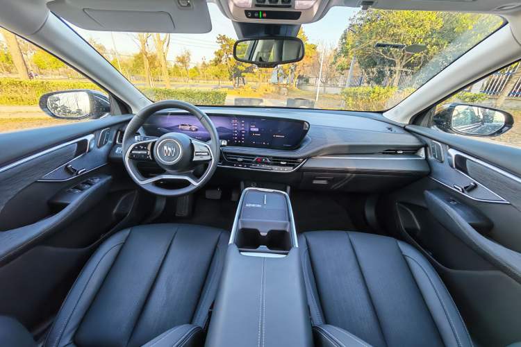 Used Buick LaCrosse 2025 28T Platinum Edition
