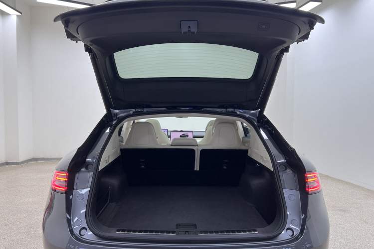 Used Hima Luxeed R7 2024 All-Electric 802 km Max
