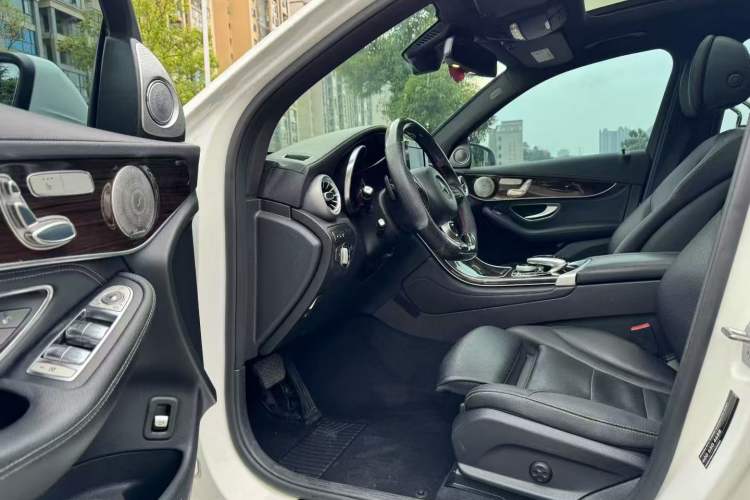 Used Mercedes-Benz GLC 2017 GLC 260 4MATIC Luxury Model
