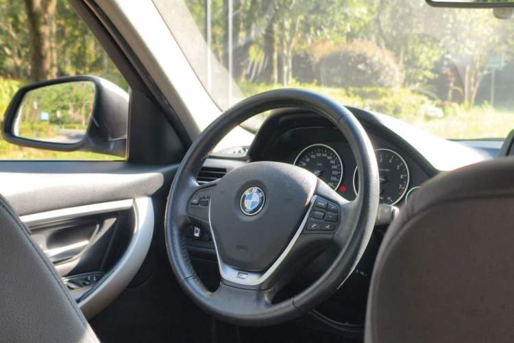 Used BMW 3 Series 2015 316Li Fashion Model
