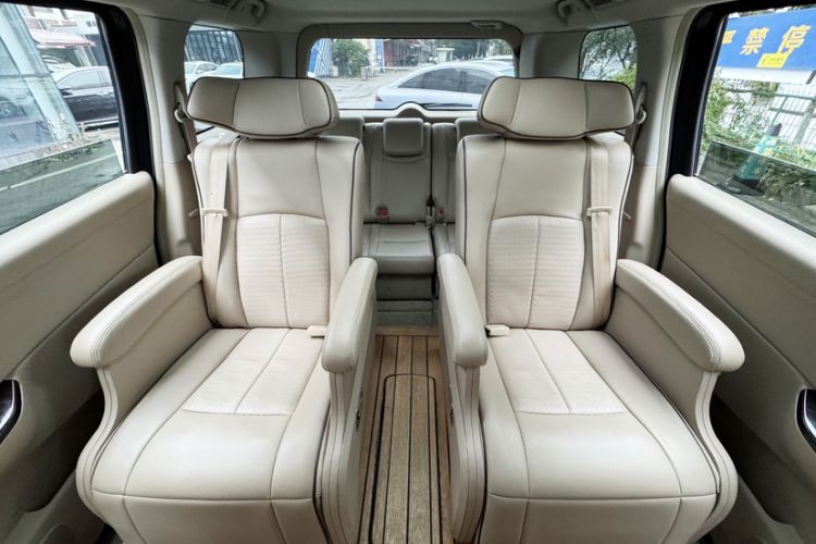 Used Nissan Quest 2015 3.5L SL
