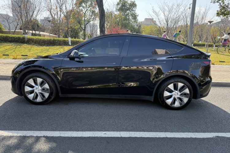 Used Tesla Model Y 2022 Rear-Wheel-Drive Version
