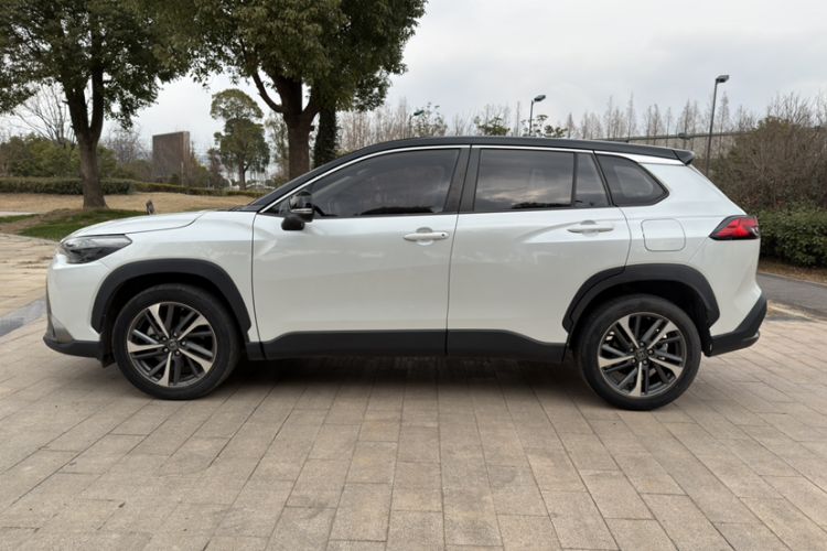 Used Toyota FRONTLANDER 2022 2.0L CVT Luxury PLUS Edition
