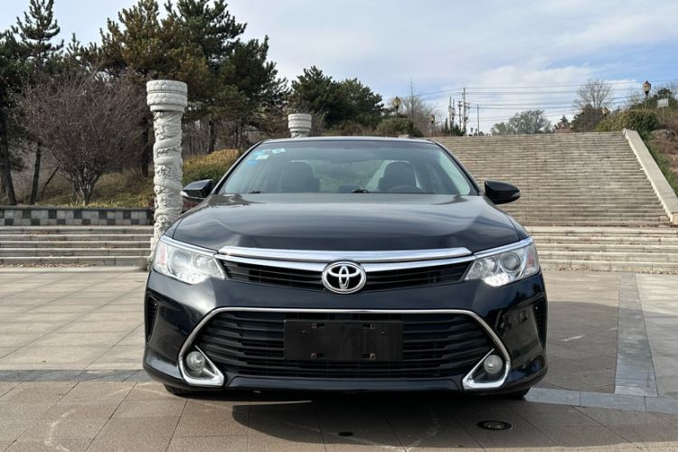 Used Toyota Camry 2016 2.0G 10th Anniversary Leading Edition
