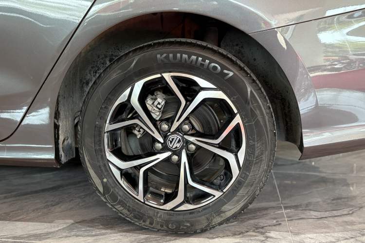 Used MG 5 2022 180 DVVT CVT Youth Luxury Edition
