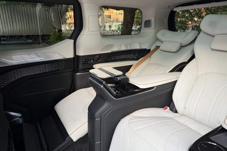 Used Zeekr 009 2024 GAC Trumpchi
