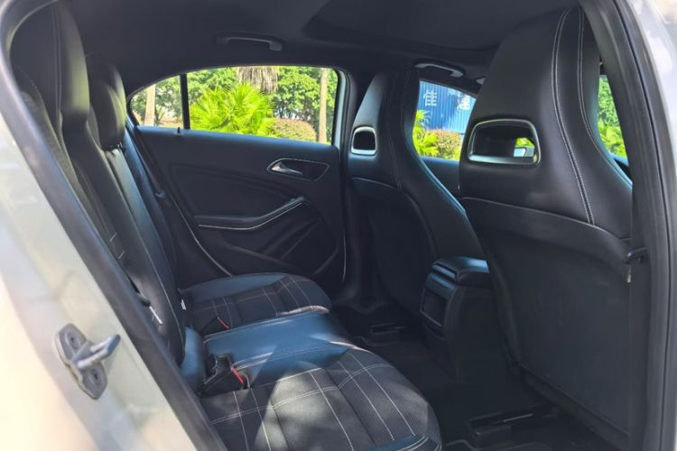 Used Mercedes-Benz A-Class 2015 A 200 Fashion Model
