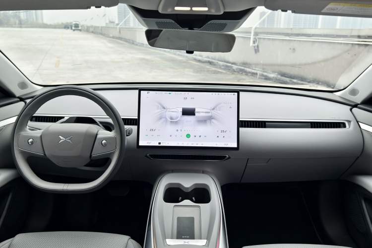 Used XPeng MONA M03 2024 620 with Ultra-Long Range
