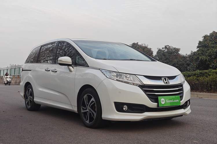 Used Honda Odyssey 2015 Revised 2.4L Luxury Edition