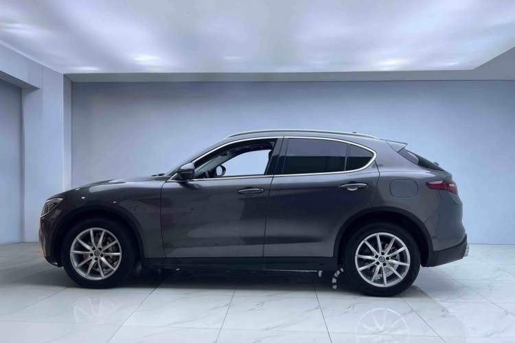 Used Alfa Romeo Stelvio 2017 2.0T 200HP Luxury Edition