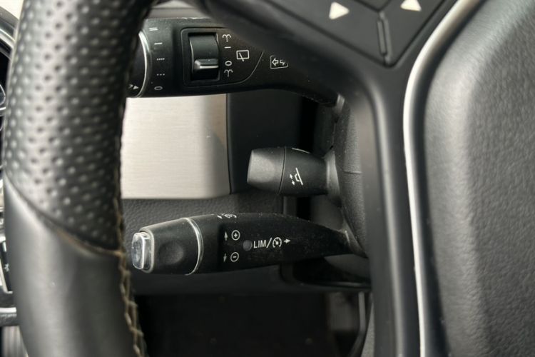 Used Mercedes-Benz GLK-Class 2013 Facelift GLK 300 4MATIC Fashion Edition