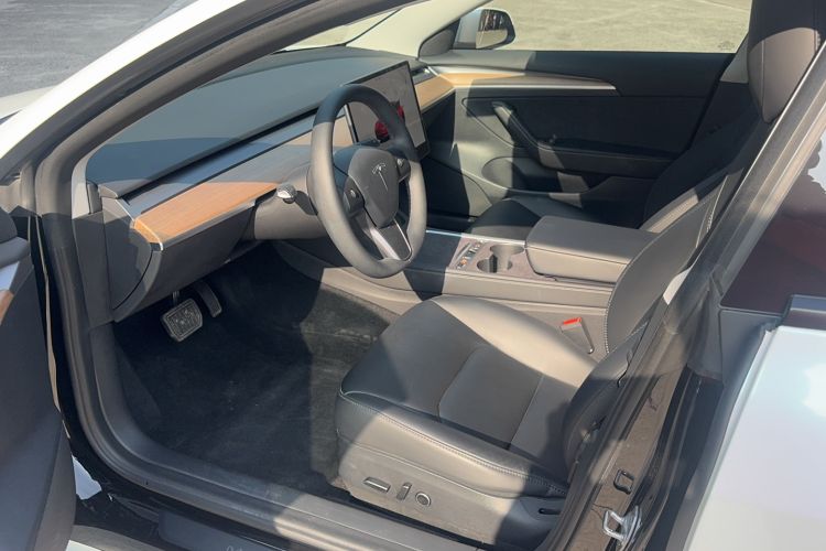 Used Tesla Model 3 2022 Rear-Wheel-Drive Version
