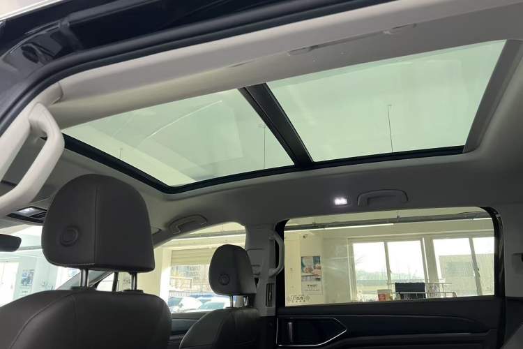 Used Volkswagen Viloran 2024 380TSI Luxury Edition