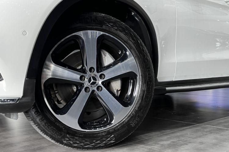 Used Mercedes-Benz GLC 2018 Facelift GLC 260 4MATIC Luxury Edition
