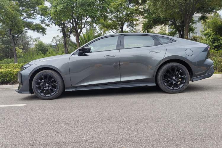 Used Changan UNI-V 2024 1.5T Prestige Edition
