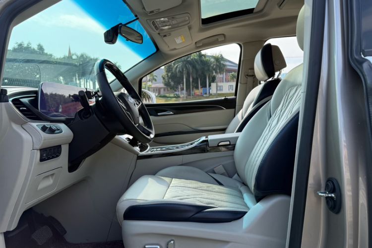 Used Buick GL8 2022 ES Landtrek 653T Comfort Edition