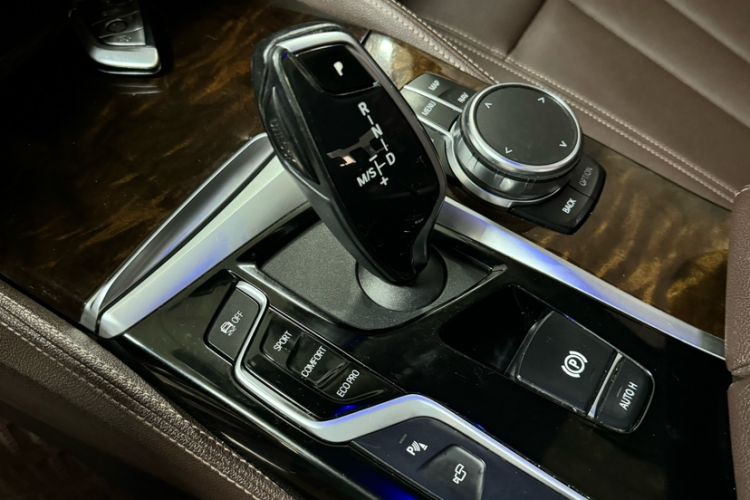 Used BMW 5 Series 2019 Facelifted 525Li Luxury Package
