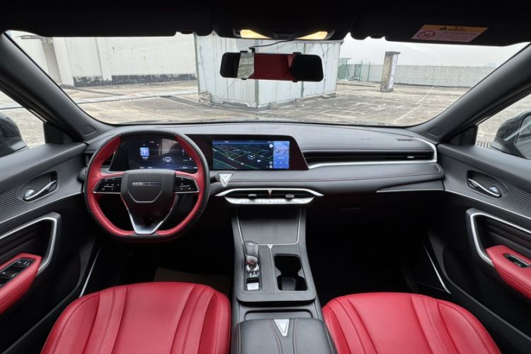 Used Venucia V 2022 260T Black Horse Edition · Idol