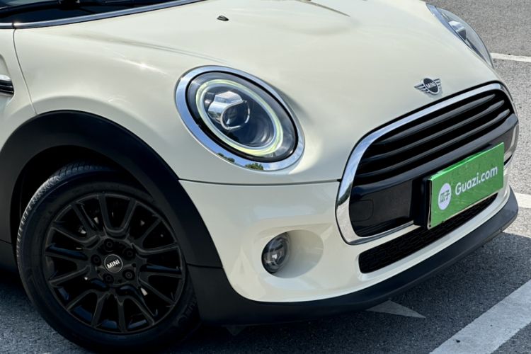 Used  MINI 2019 1.5T COOPER Classic Edition Five-Door Version
