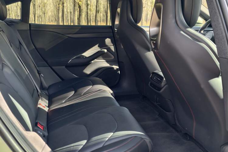 Used  SU7 2024 Rear-Drive Long-Range Intelligent Driving Version