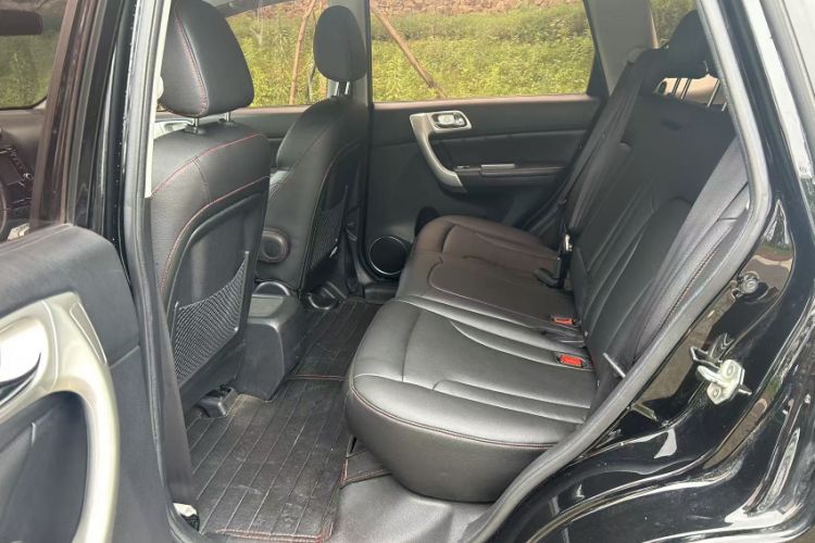 Used Haval H6 2016 Upgraded Model 1.5T Manual Two-Wheel Drive Elite Version
