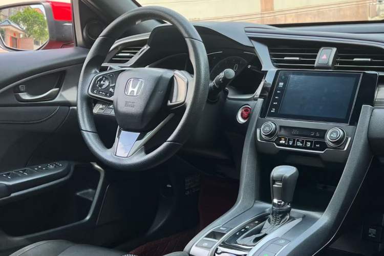 Used Honda Civic 2021 HATCHBACK 220TURBO CVT New Trendsetter
