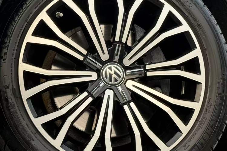 Used Volkswagen Phideon 2018 Revised Version 380TSI Two-Wheel Drive Business Edition
