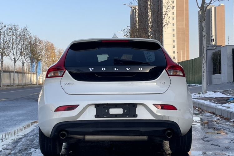 Used Volvo V40 2017 T3 Smart Edition