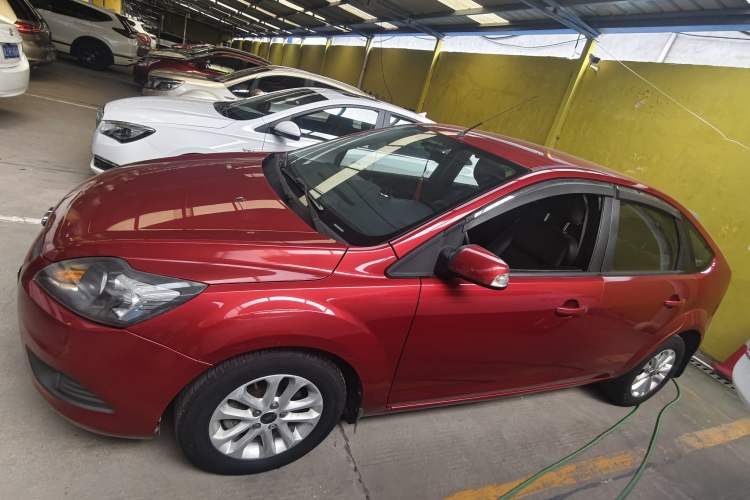 Used Ford Focus 2013 Hatchback Classic 1.8L Automatic Base Model
