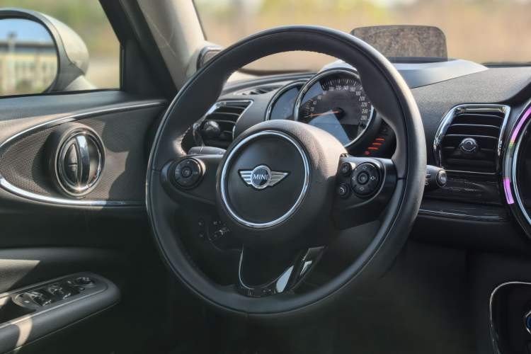 Used  Clubman 2016 Updated 1.5T COOPER Geek Edition
